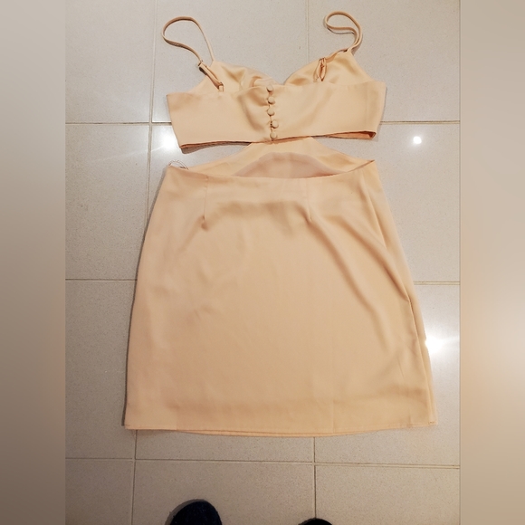 Dress - sleeveless peach color satin dress - Picture 4 of 4